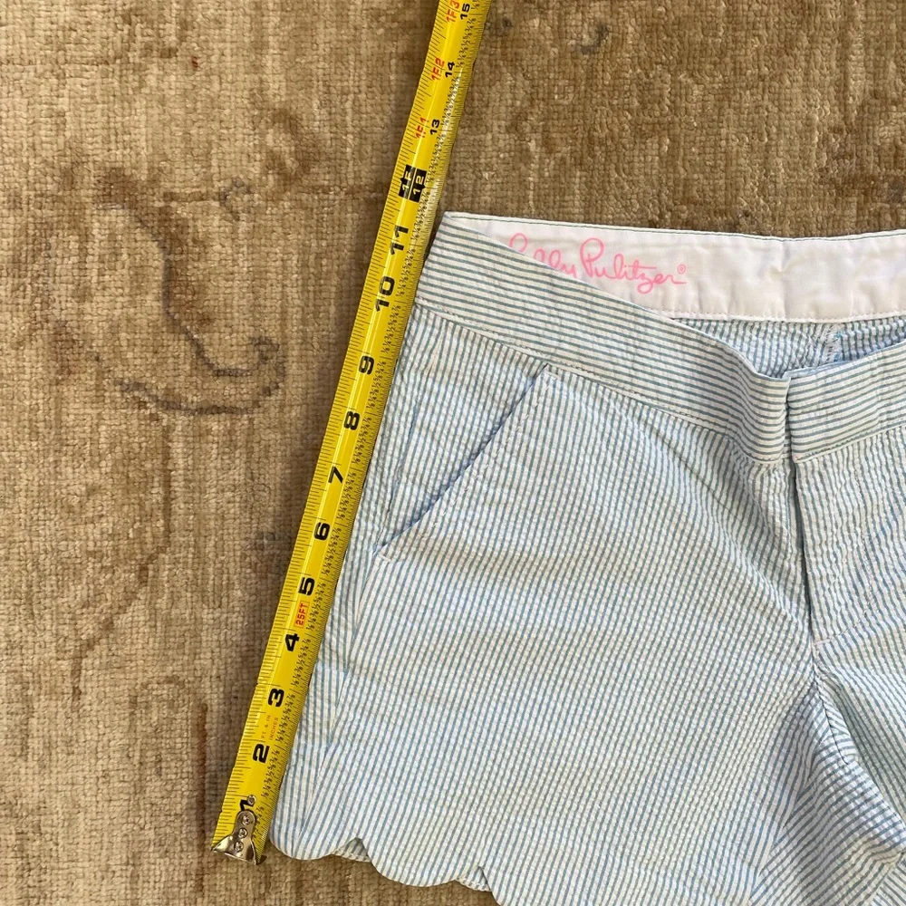 Lilly Pulitzer seersucker light blue scalloped edge shorts size 00. - Picture 9 of 12